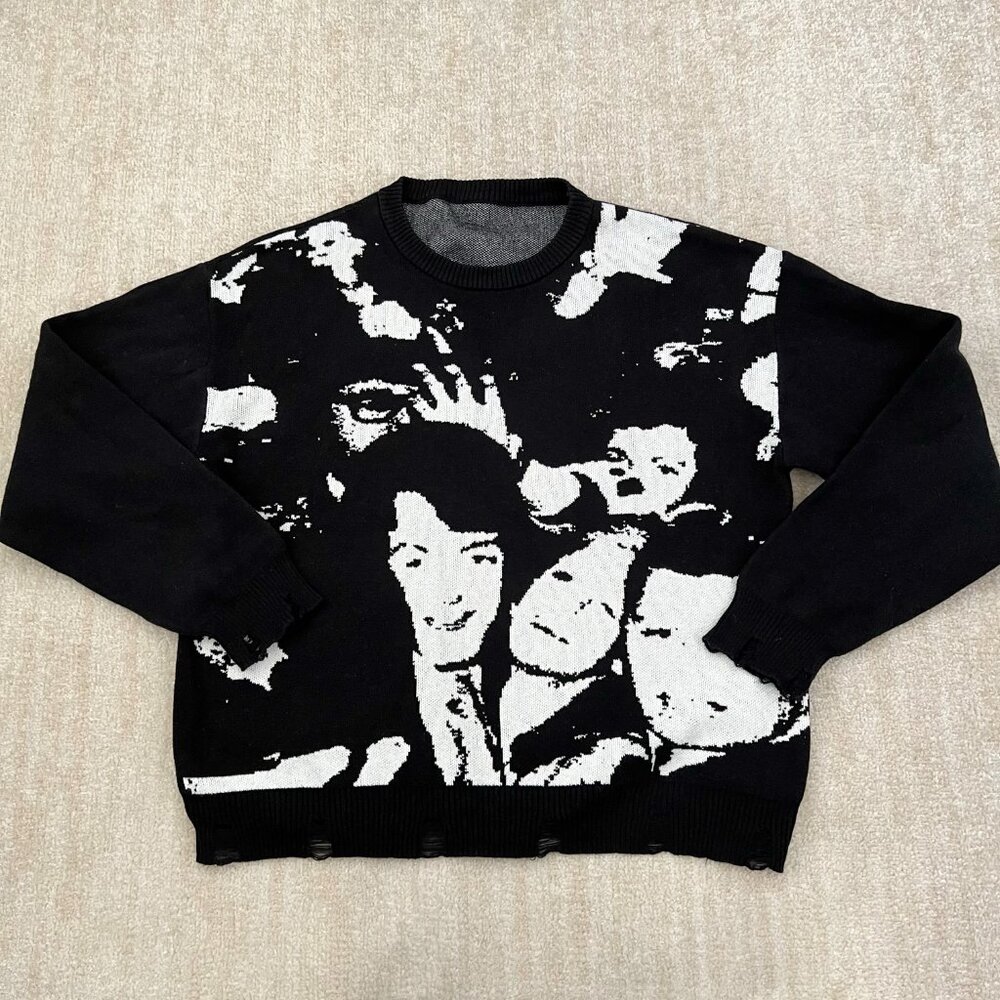 Crewneck Faces Distressed Sweater